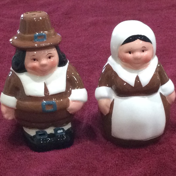 2002 Publix Little Pilgrim Salt & Pepper set, EUC - Picture 1 of 7